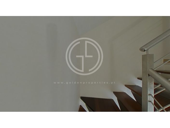 Image No.104-3 Bed House for sale