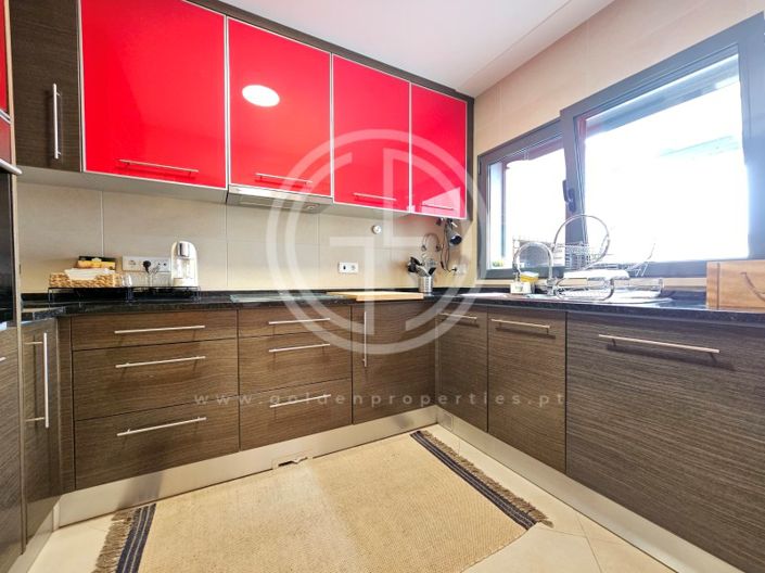 Image No.15-3 Bed House for sale