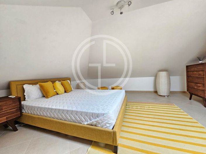 Image No.20-3 Bed House for sale