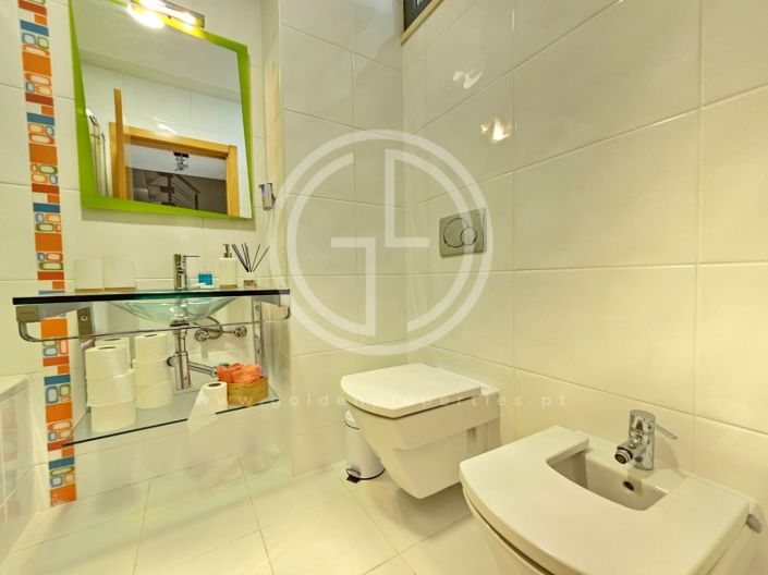 Image No.21-3 Bed House for sale