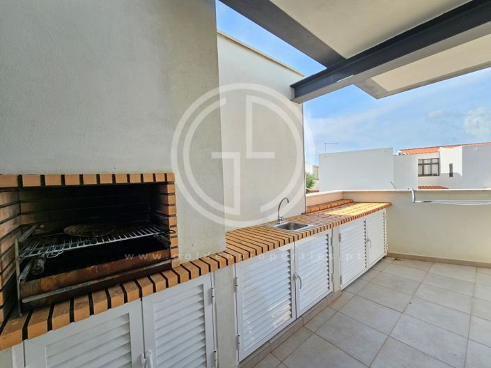 Image No.32-3 Bed House for sale