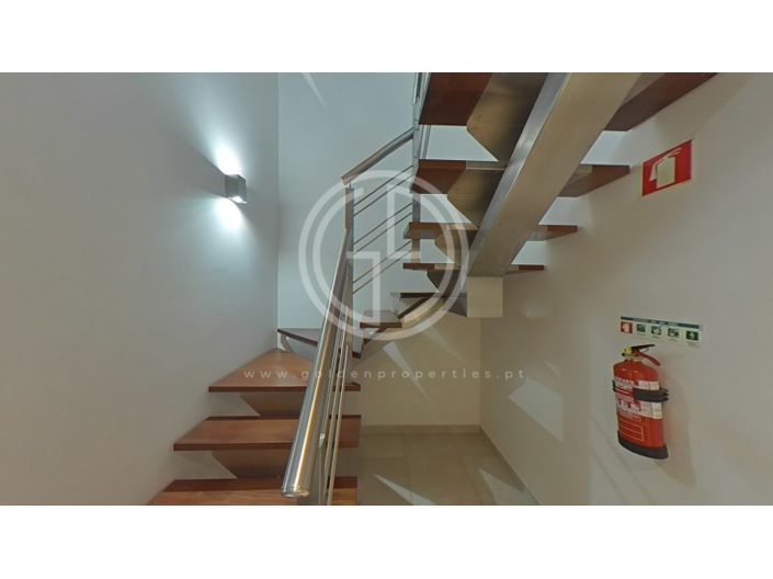 Image No.56-3 Bed House for sale