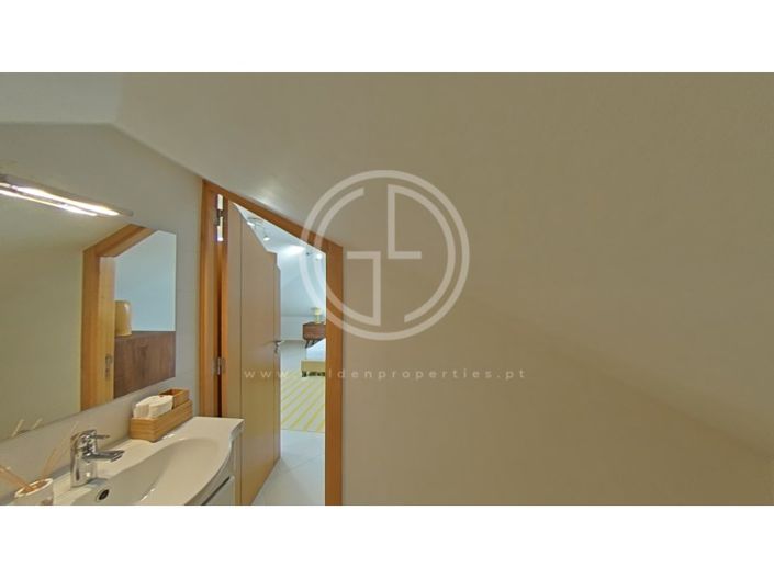 Image No.69-3 Bed House for sale