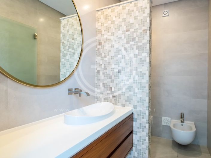 Image No.17-5 Bed House for sale