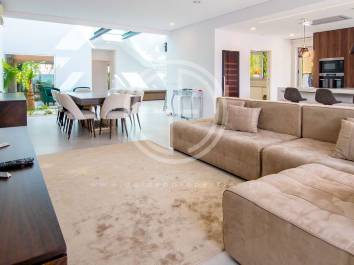 Image No.4-5 Bed House for sale