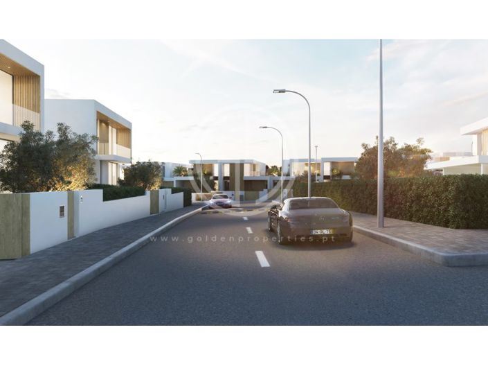 Image No.20-5 Bed House for sale