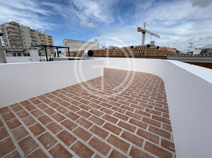 Image No.2-3 Bed House for sale