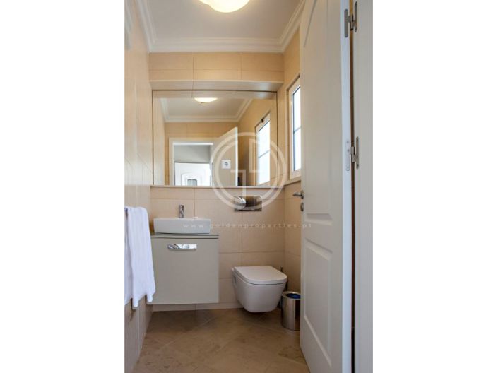 Image No.8-3 Bed House for sale