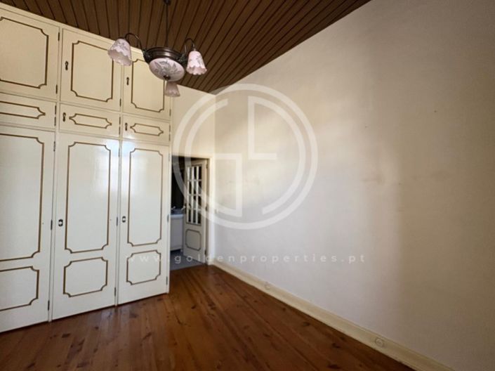 Image No.7-4 Bed House for sale