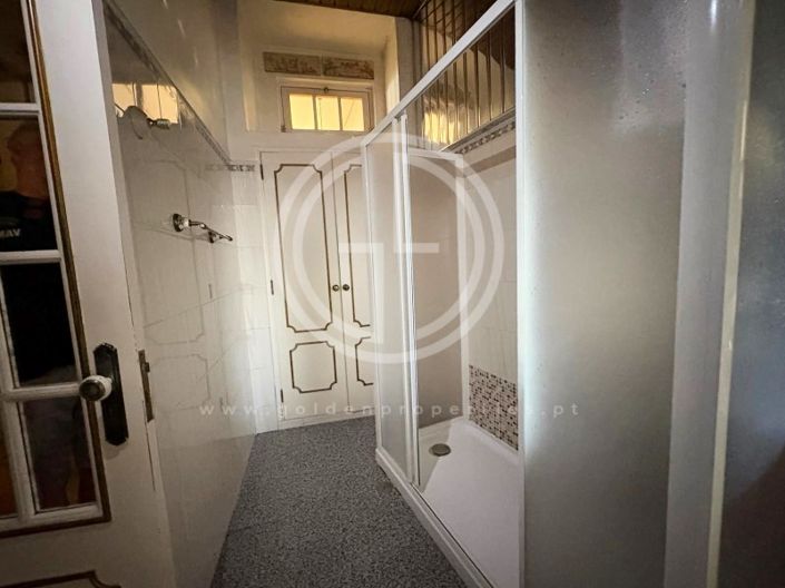 Image No.9-4 Bed House for sale