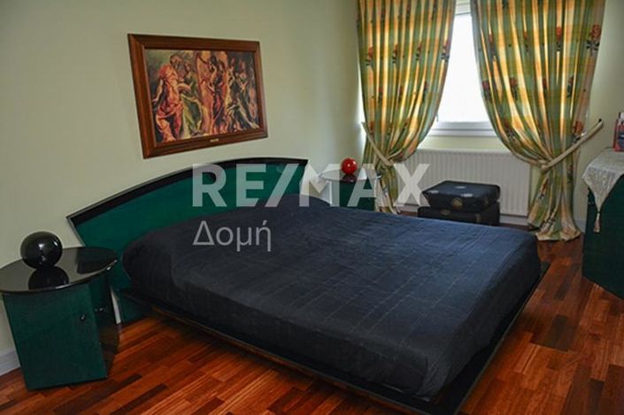 Image No.27-4 Bed Property for sale