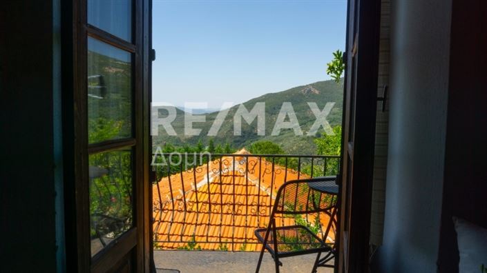 Image No.10-4 Bed Property for sale