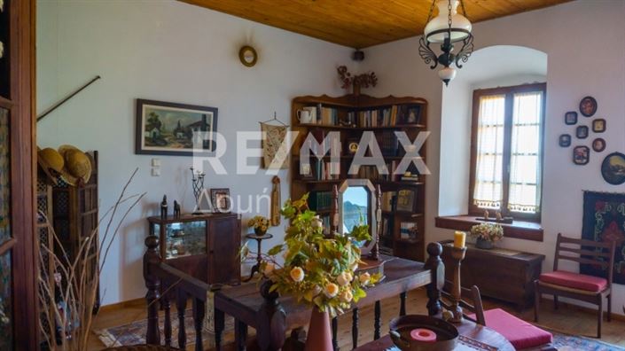 Image No.12-4 Bed Property for sale