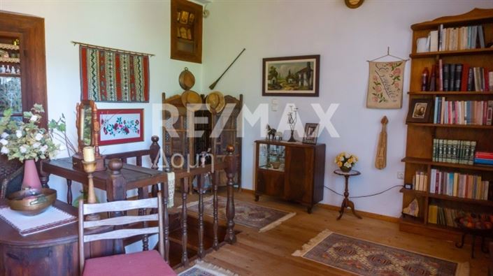 Image No.24-4 Bed Property for sale