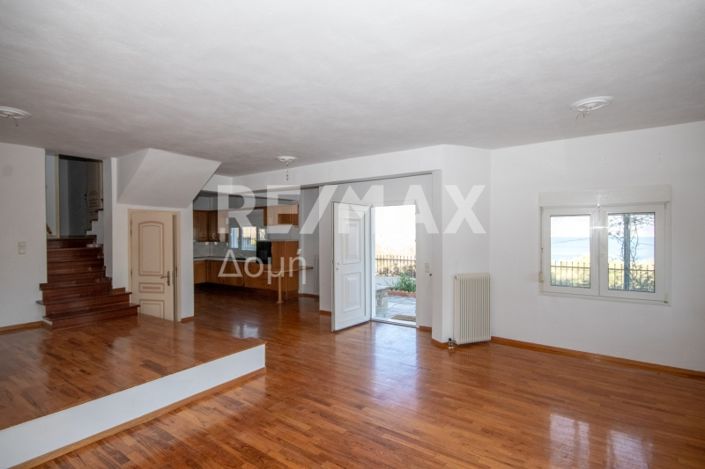 Image No.2-4 Bed Property for sale