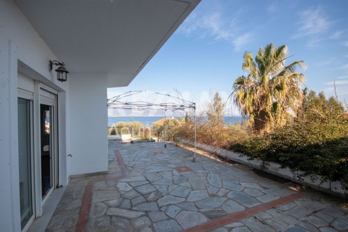 Image No.28-4 Bed Property for sale