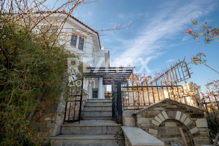 Image No.43-4 Bed Property for sale