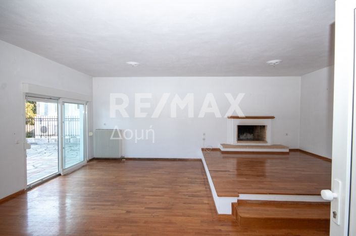 Image No.6-4 Bed Property for sale