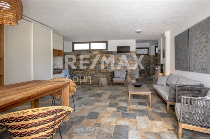 Image No.14-16 Bed Property for sale