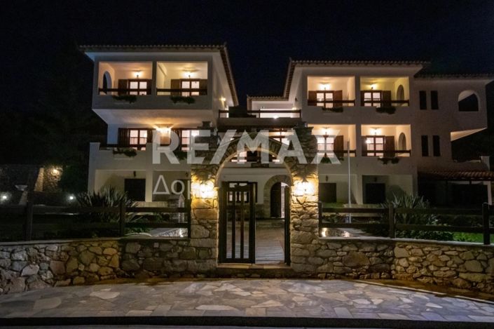 Image No.30-16 Bed Property for sale