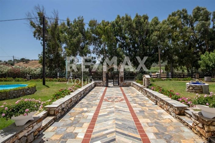 Image No.5-16 Bed Property for sale