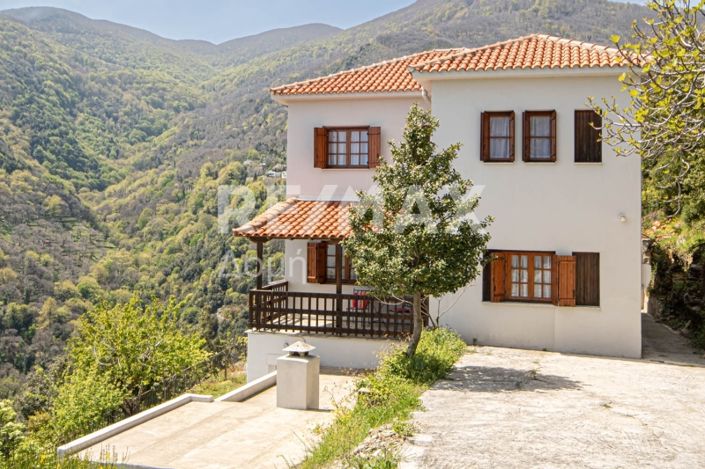 Image No.1-8 Bed Property for sale