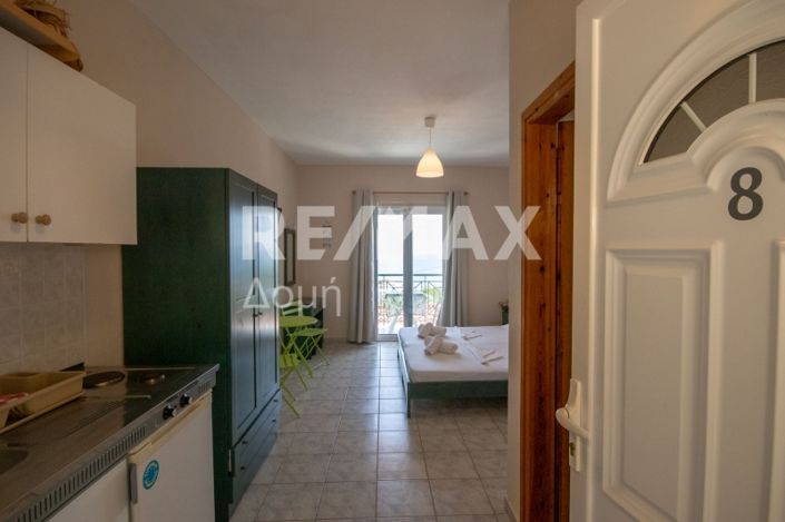 Image No.28-18 Bed Property for sale