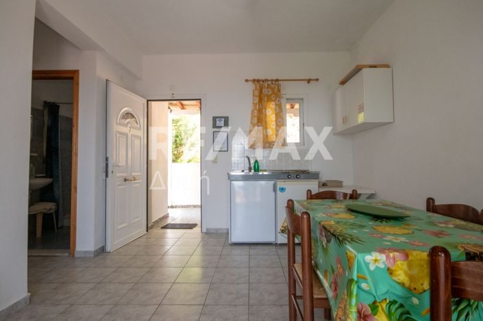 Image No.33-18 Bed Property for sale