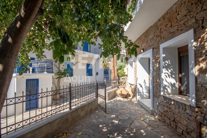 Image No.4-2 Bed House for sale