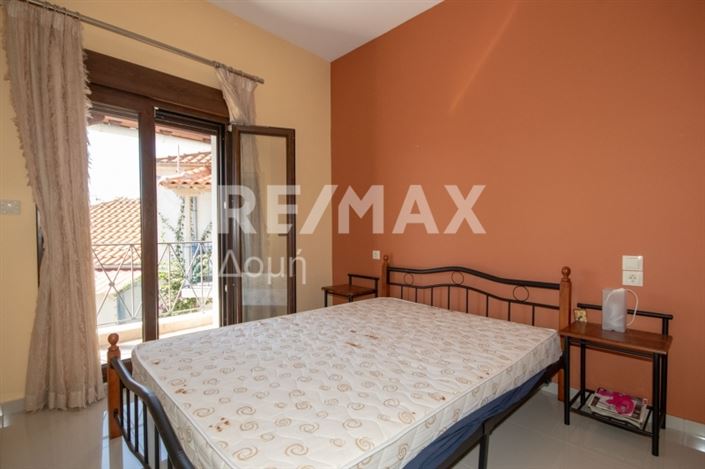 Image No.9-2 Bed House for sale