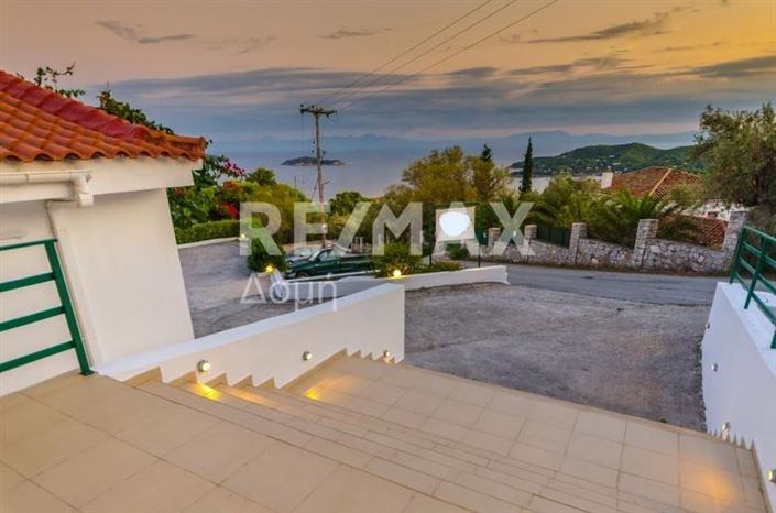 Image No.13-31 Bed Hotel for sale