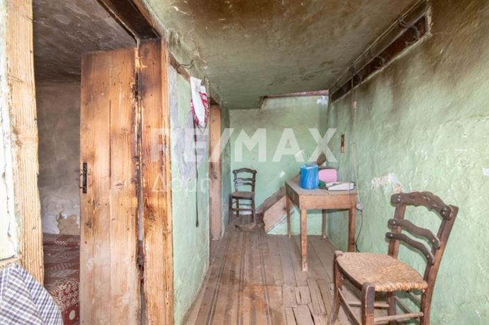 Image No.11-2 Bed Property for sale