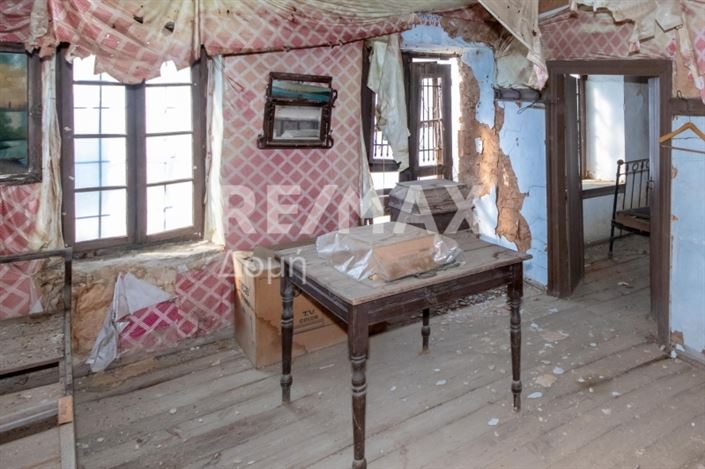 Image No.17-2 Bed Property for sale