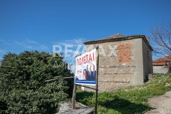 Image No.32-2 Bed Property for sale