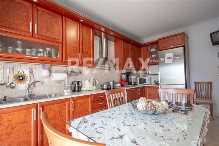 Image No.25-3 Bed Maisonette for sale