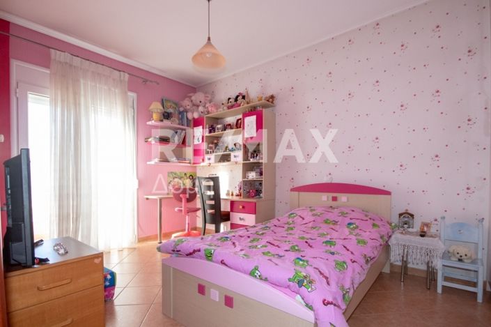 Image No.52-4 Bed Property for sale