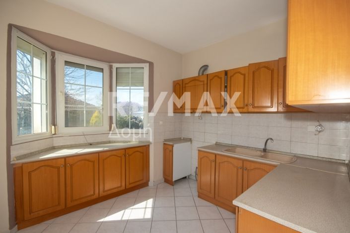 Image No.9-3 Bed Maisonette for sale