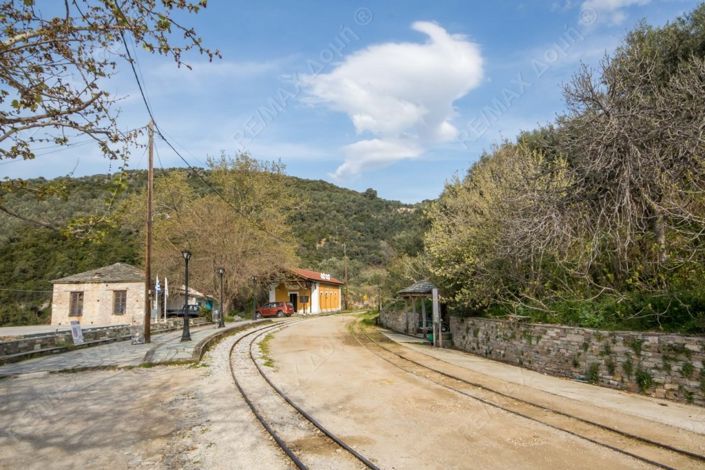 Image No.10-3 Bed Property for sale