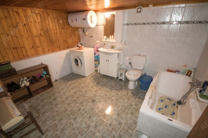 Image No.19-3 Bed Property for sale