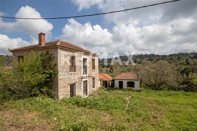 1 - Magnesia, Maisonette