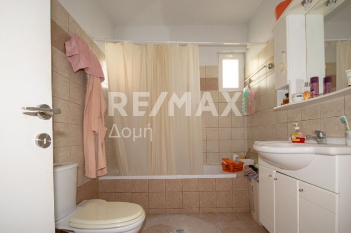 Image No.29-8 Bed Property for sale