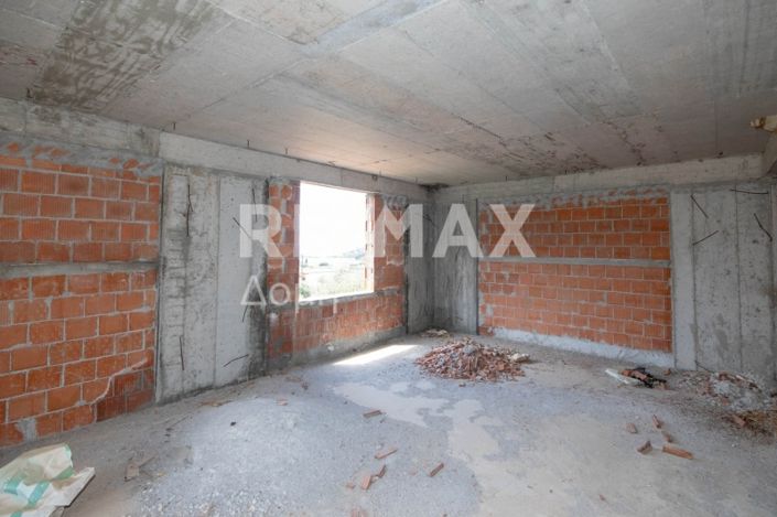 Image No.34-8 Bed Property for sale