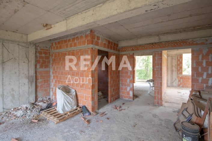 Image No.36-8 Bed Property for sale