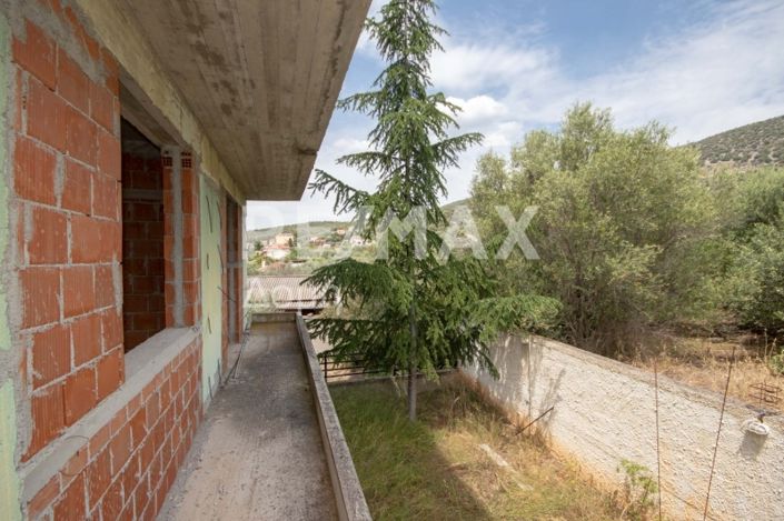 Image No.45-8 Bed Property for sale