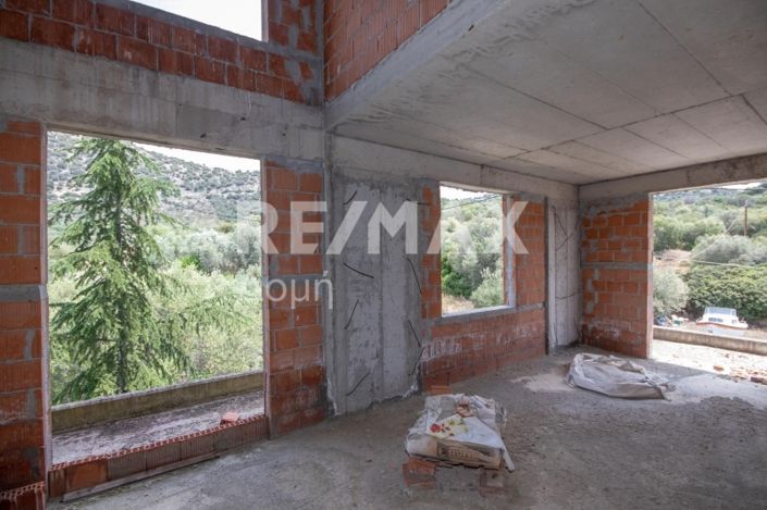 Image No.60-8 Bed Property for sale