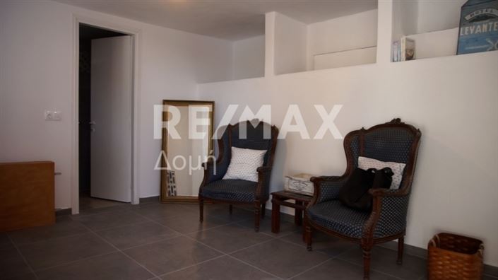 Image No.21-18 Bed Hotel for sale