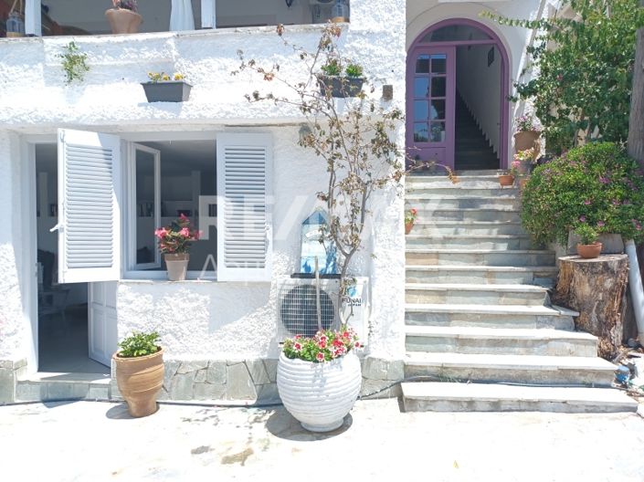 Image No.35-18 Bed Hotel for sale