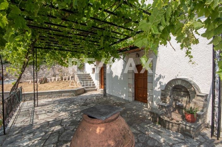 Image No.10-1 Bed Property for sale