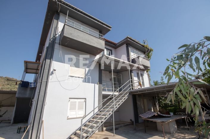 Image No.32-7 Bed Property for sale