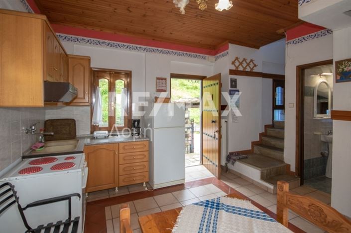 Image No.13-6 Bed Property for sale